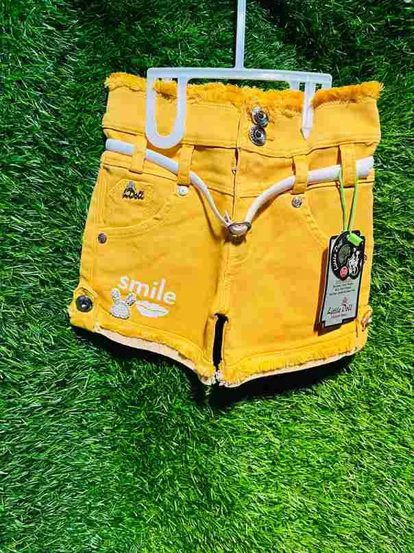 Girls' yellow denim shorts with "Smile" print & frayed hem