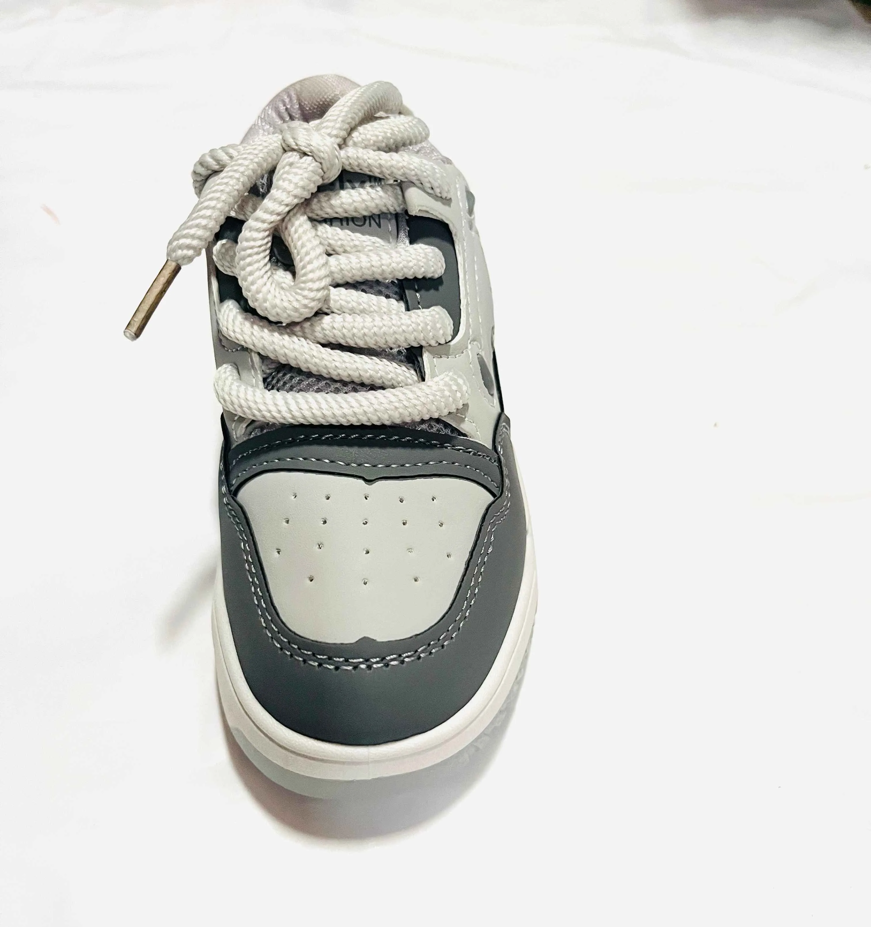 Kids' Grey & White Ociy Chunky Low-Top Sneaker